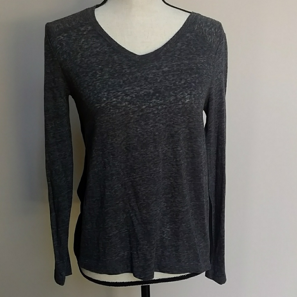 GAP XS Gray/Black Top